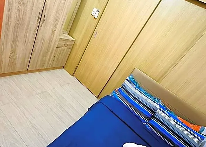 One Bedroom Near Bgc Sm Aura Market2x Mc Kinley Hotel